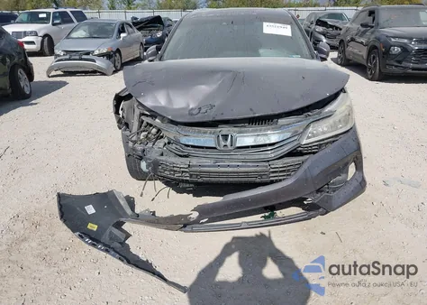 2016 Honda Accord Touring z USA, uszkodzony, nr VIN 1HGCR3F97GA018947